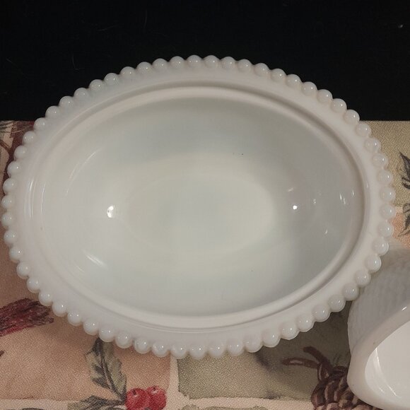 VERY RARE FIND! VTG Faint BLUE Milk Glass Hen on Nest - Picture 6 of 7